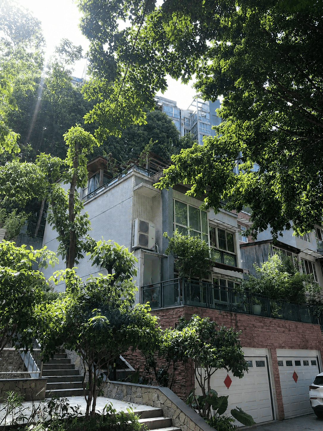岛居岁月从容升级：小小岛老别墅加装蒂升悦行款电梯